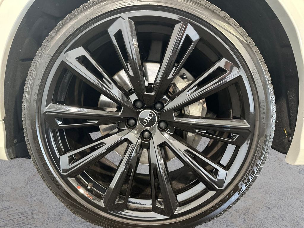 Audi Q8 2025