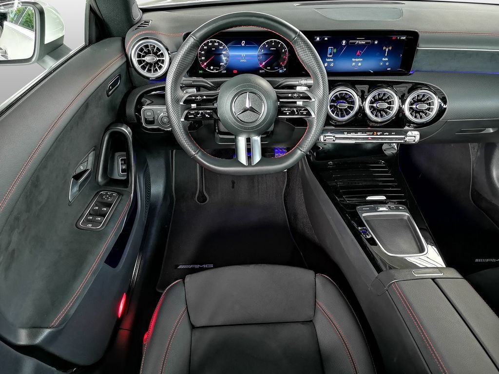 Mercedes-Benz CLA 180 2024