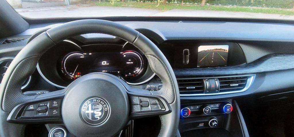 Alfa Romeo Stelvio 2023