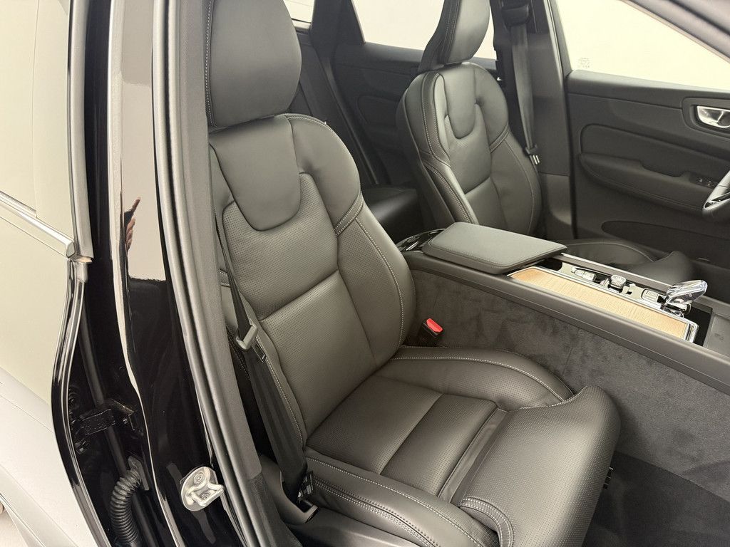 Volvo XC60 2025