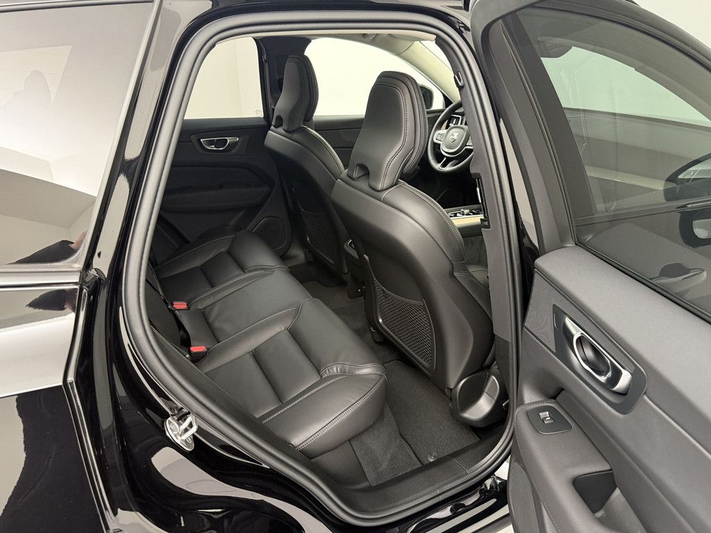 Volvo XC60 2025