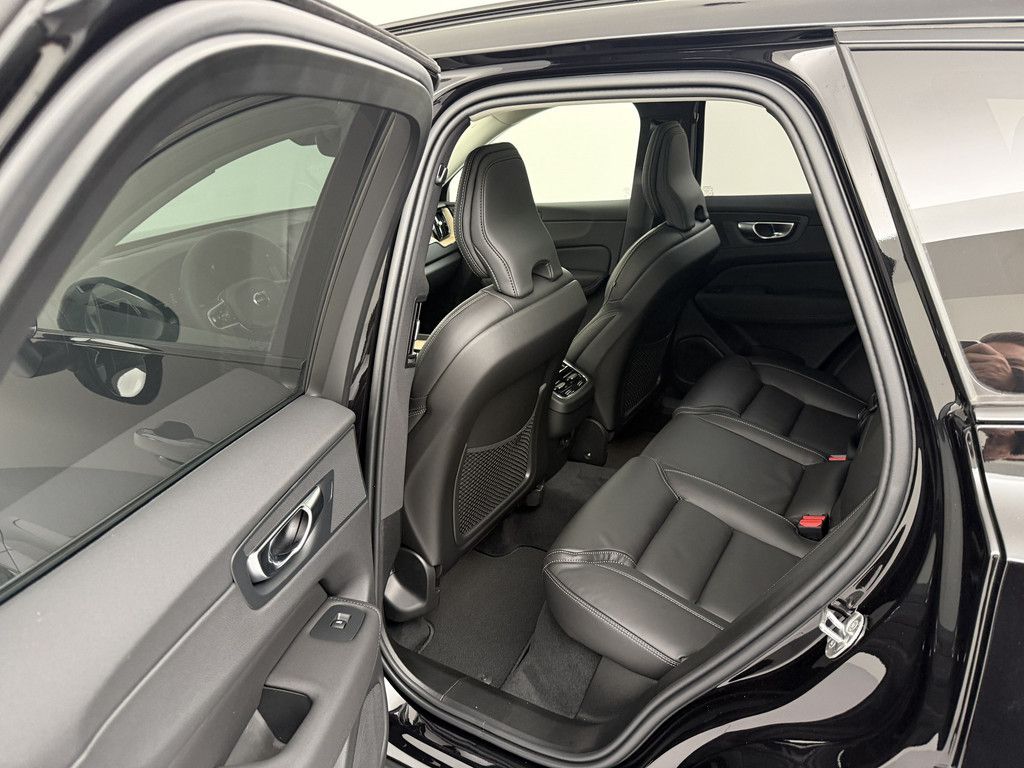 Volvo XC60 2025