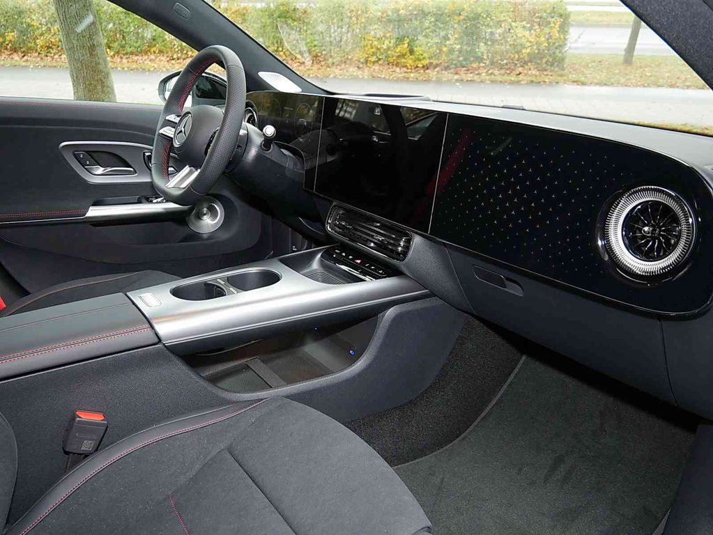 Mercedes-Benz CLA 350 2025