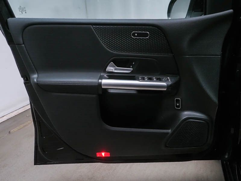 Mercedes-Benz B 220 2024