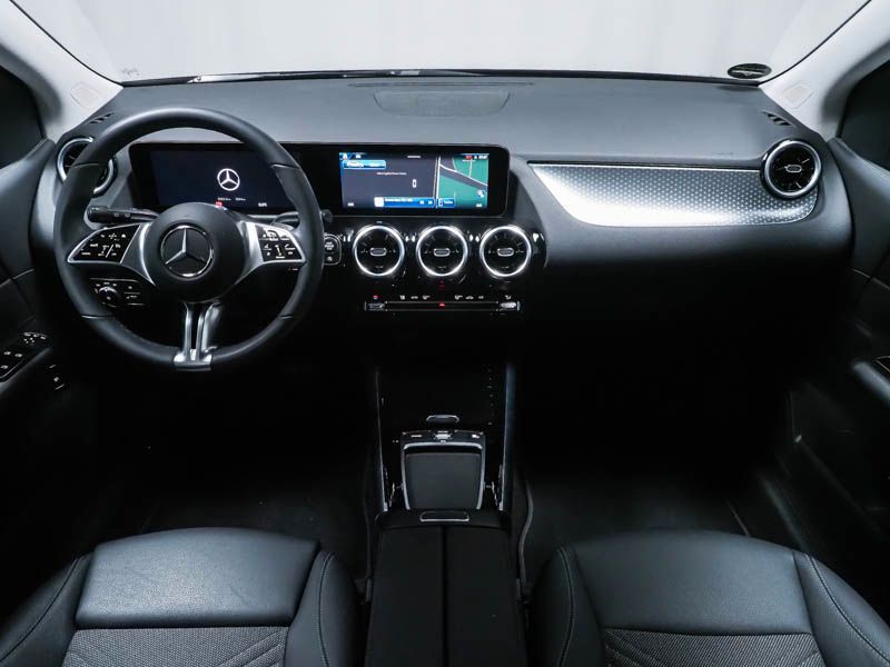 Mercedes-Benz B 220 2024