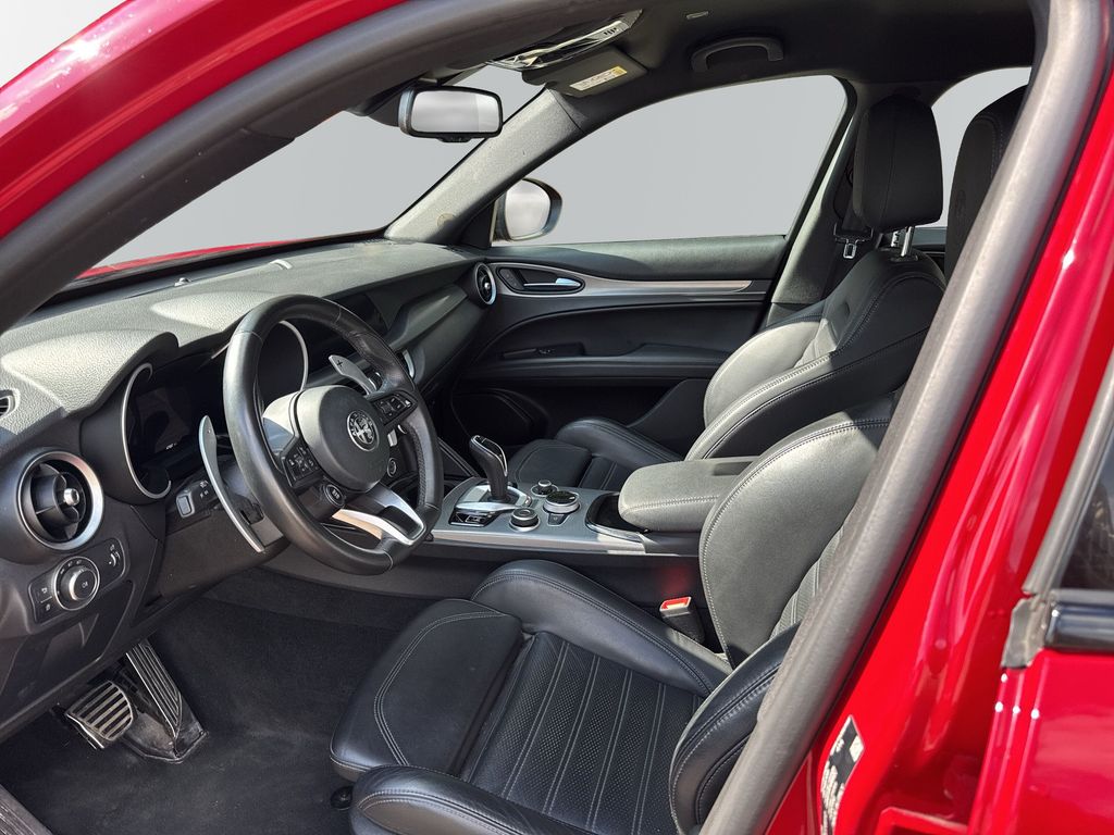 Alfa Romeo Stelvio 2023