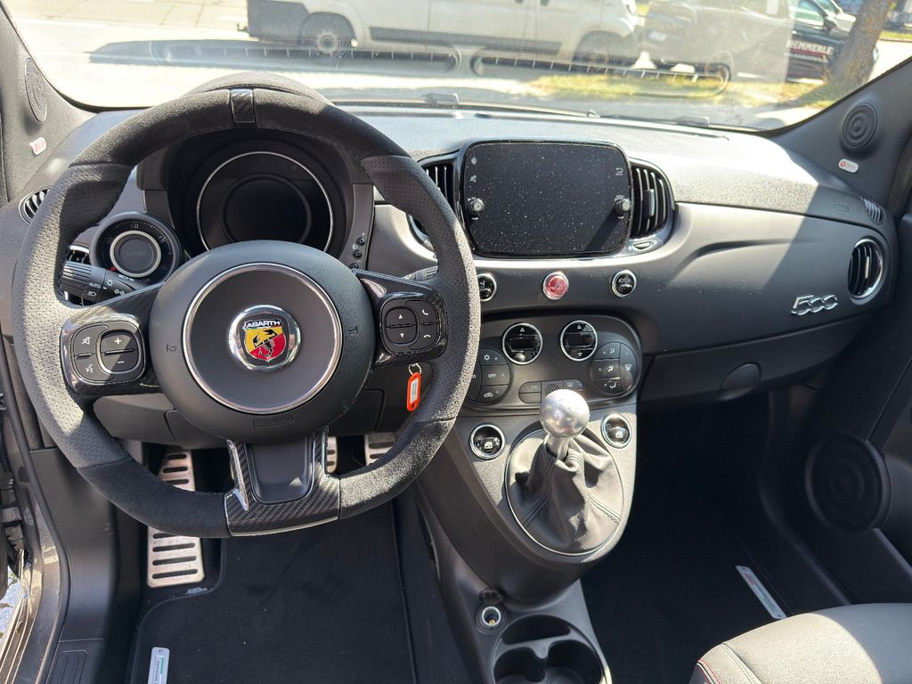 Abarth 695 2024