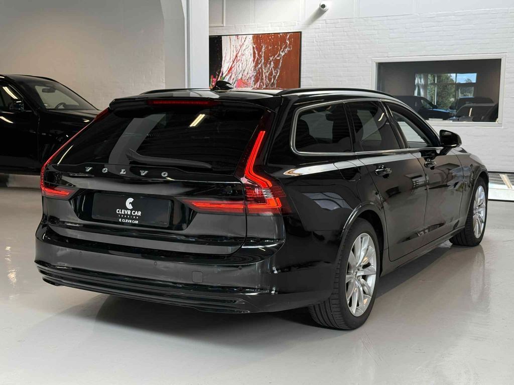 Volvo V90 2022