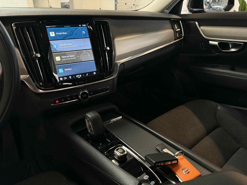 Volvo V90 2022