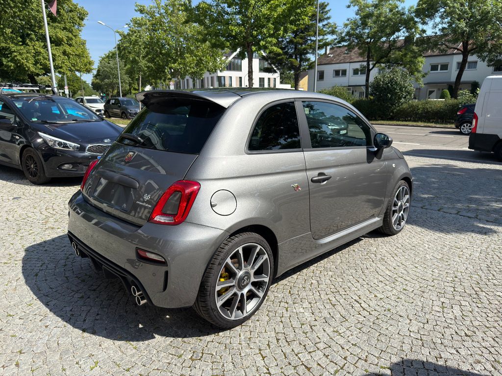 Abarth 695 2024