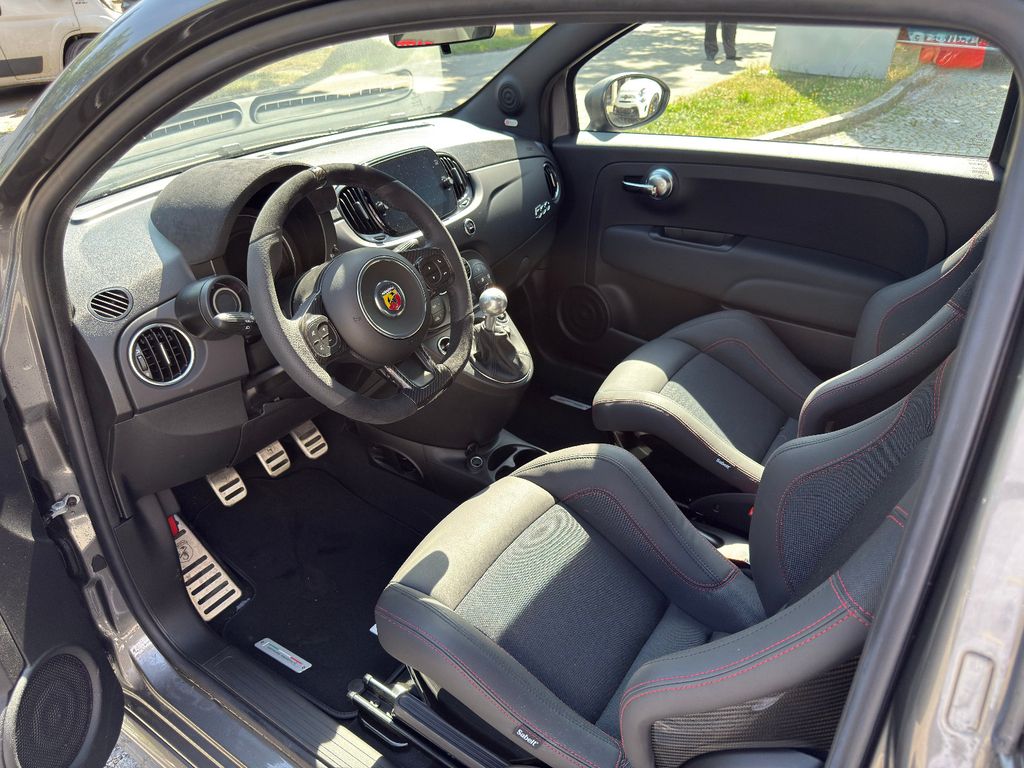 Abarth 695 2024
