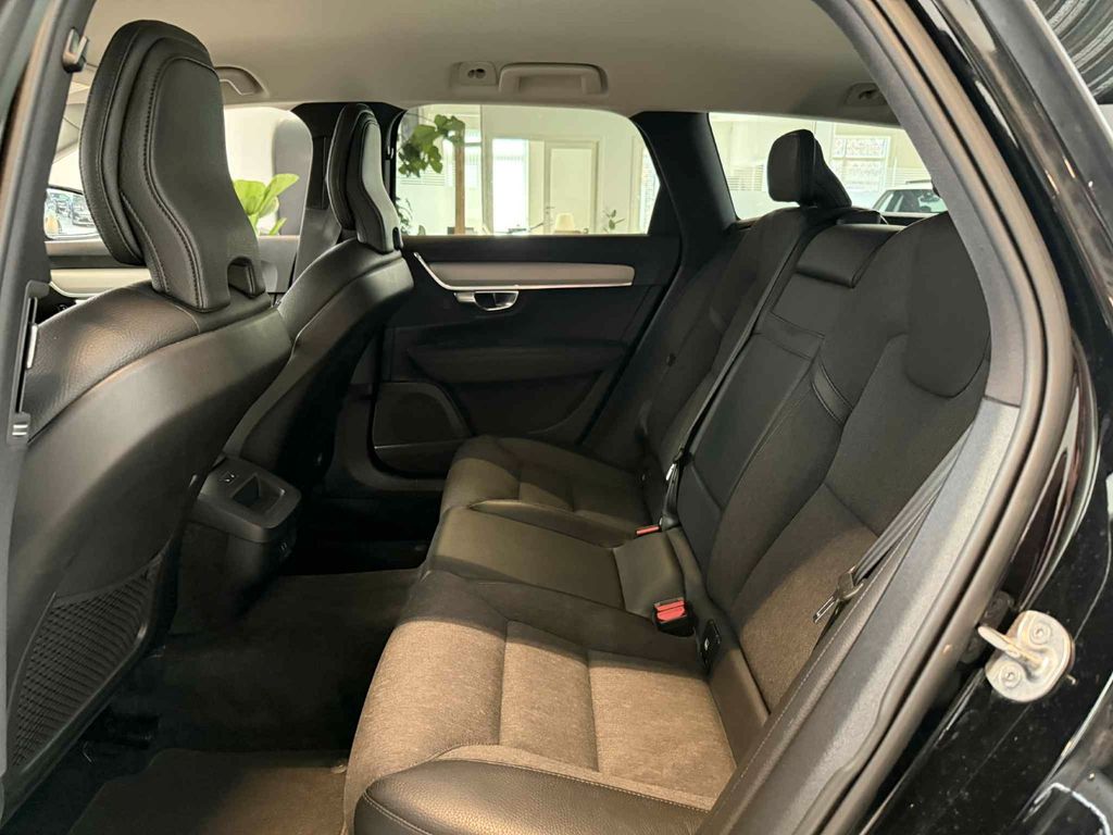 Volvo V90 2022
