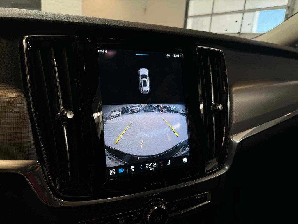 Volvo V90 2022