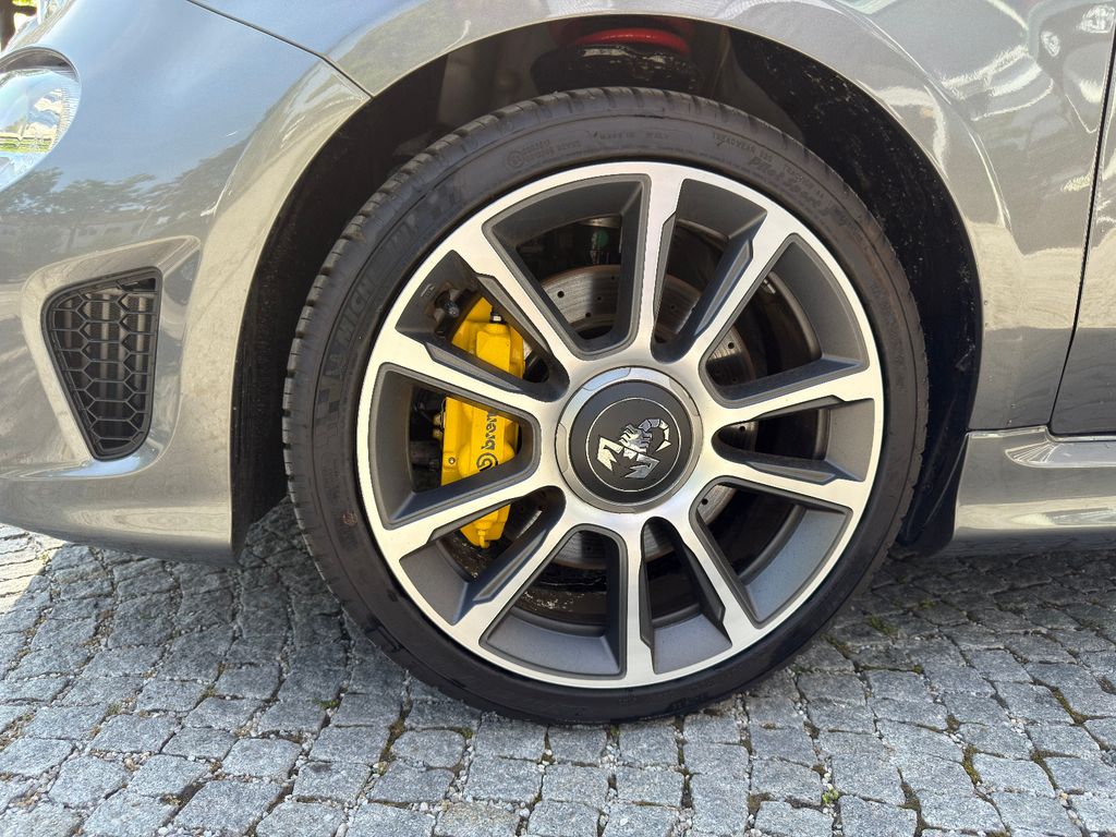 Abarth 695 2024