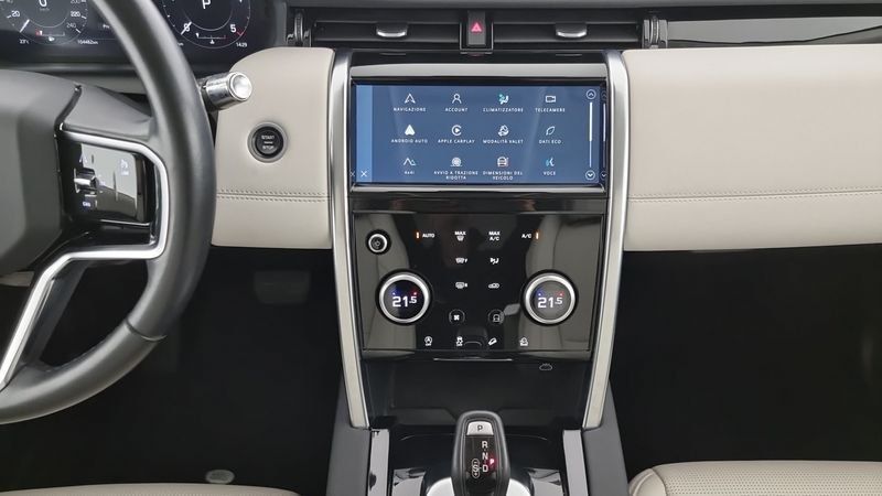 Land Rover Discovery Sport 2021