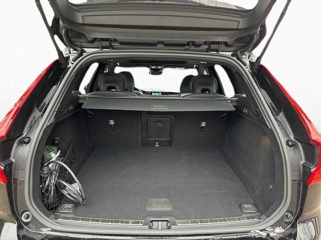 Volvo XC60 2025