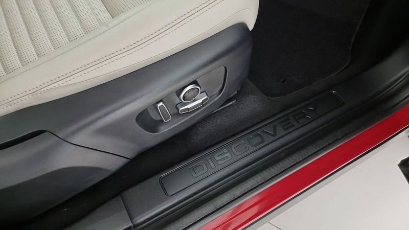 Land Rover Discovery Sport 2021