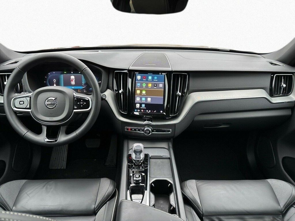 Volvo XC60 2025