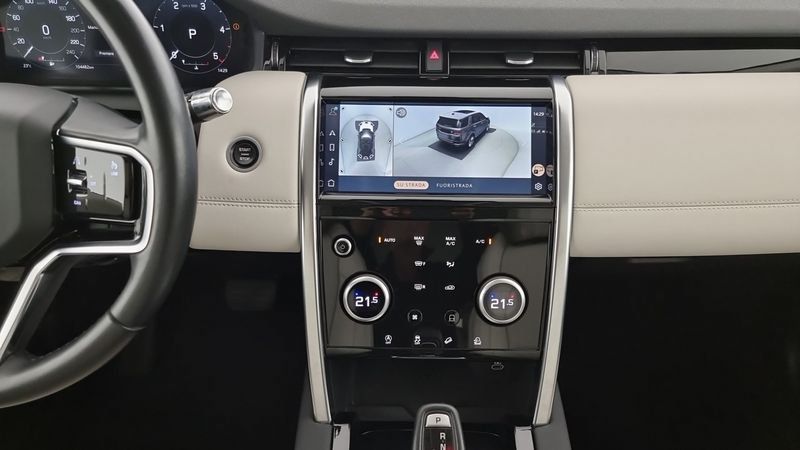 Land Rover Discovery Sport 2021