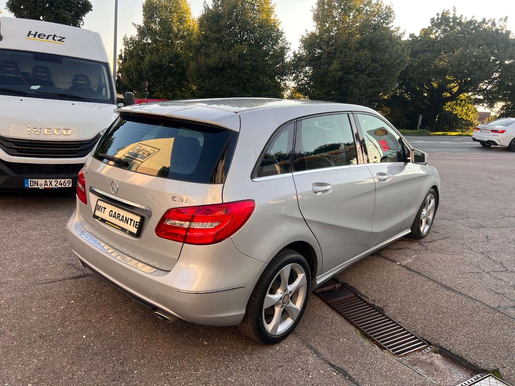 Mercedes-Benz B 180 2012