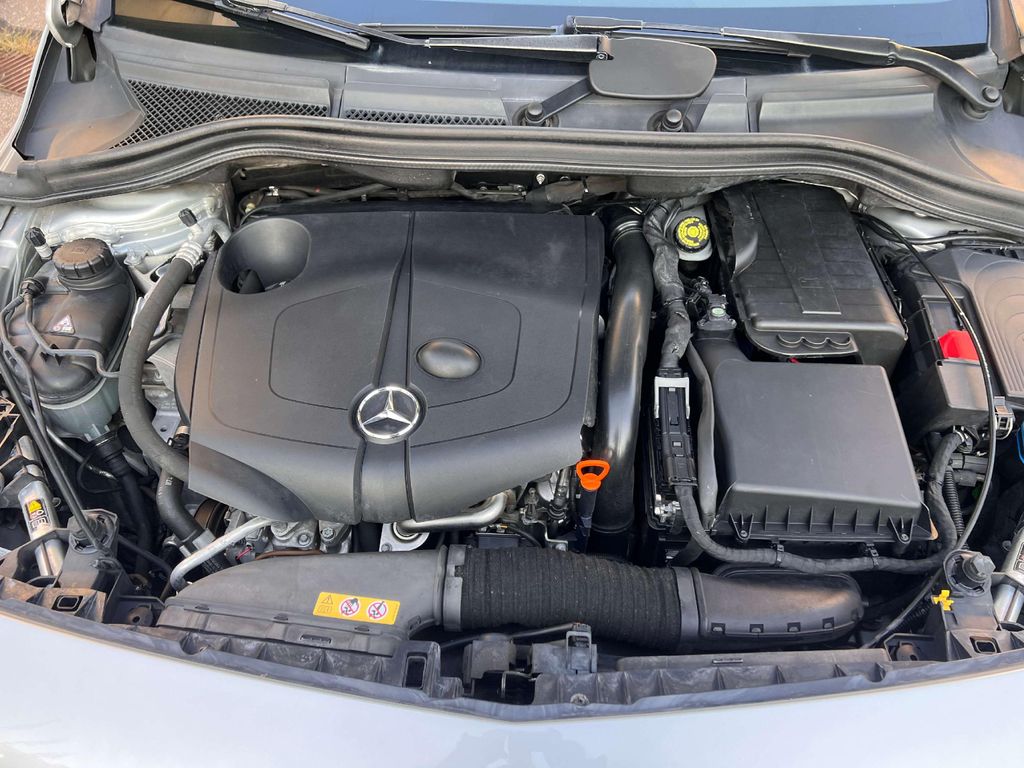 Mercedes-Benz B 180 2012