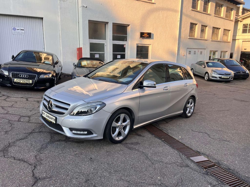 Mercedes-Benz B 180 2012