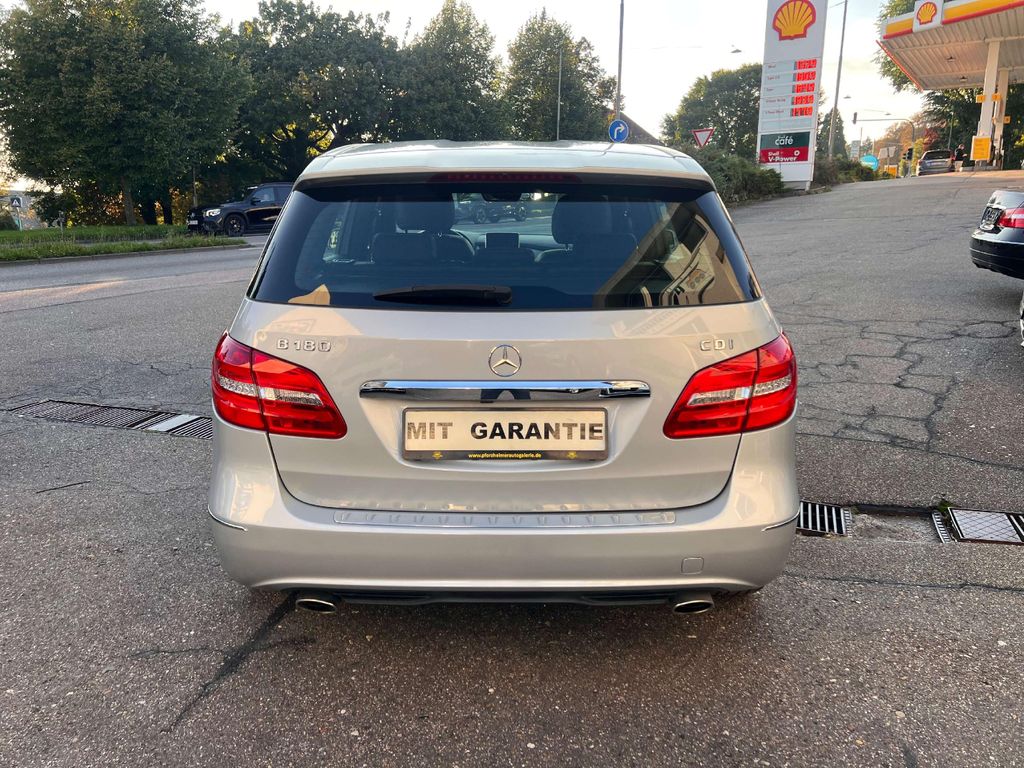 Mercedes-Benz B 180 2012