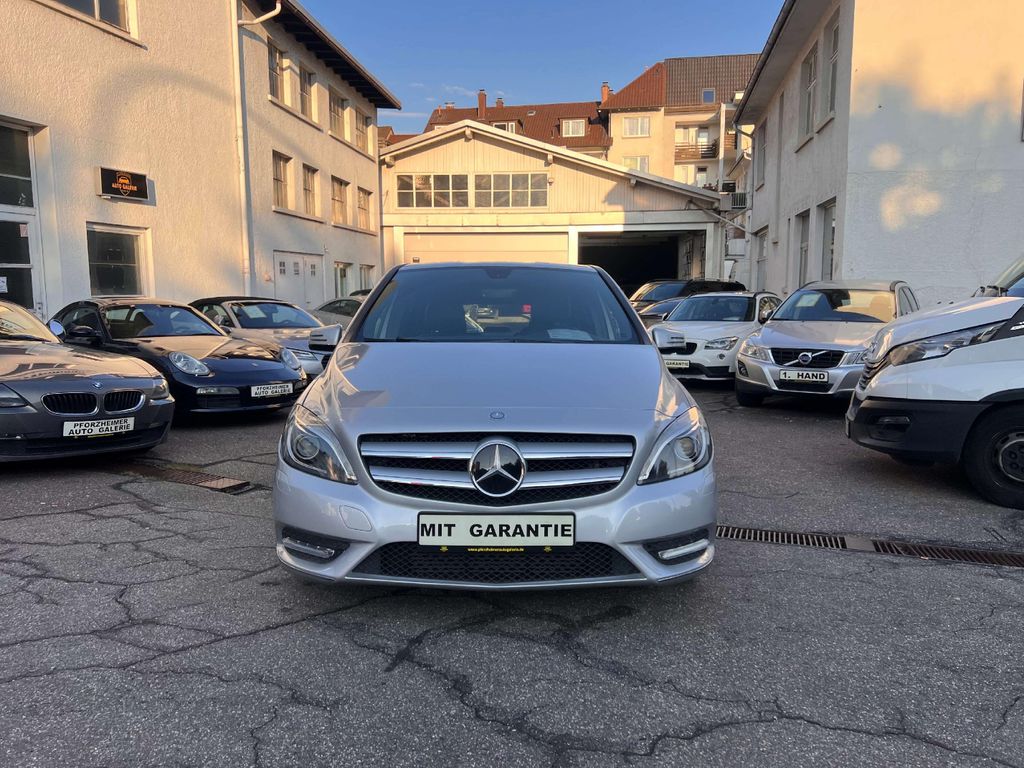 Mercedes-Benz B 180 2012