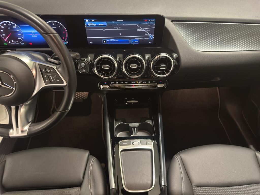 Mercedes-Benz B 180 2023