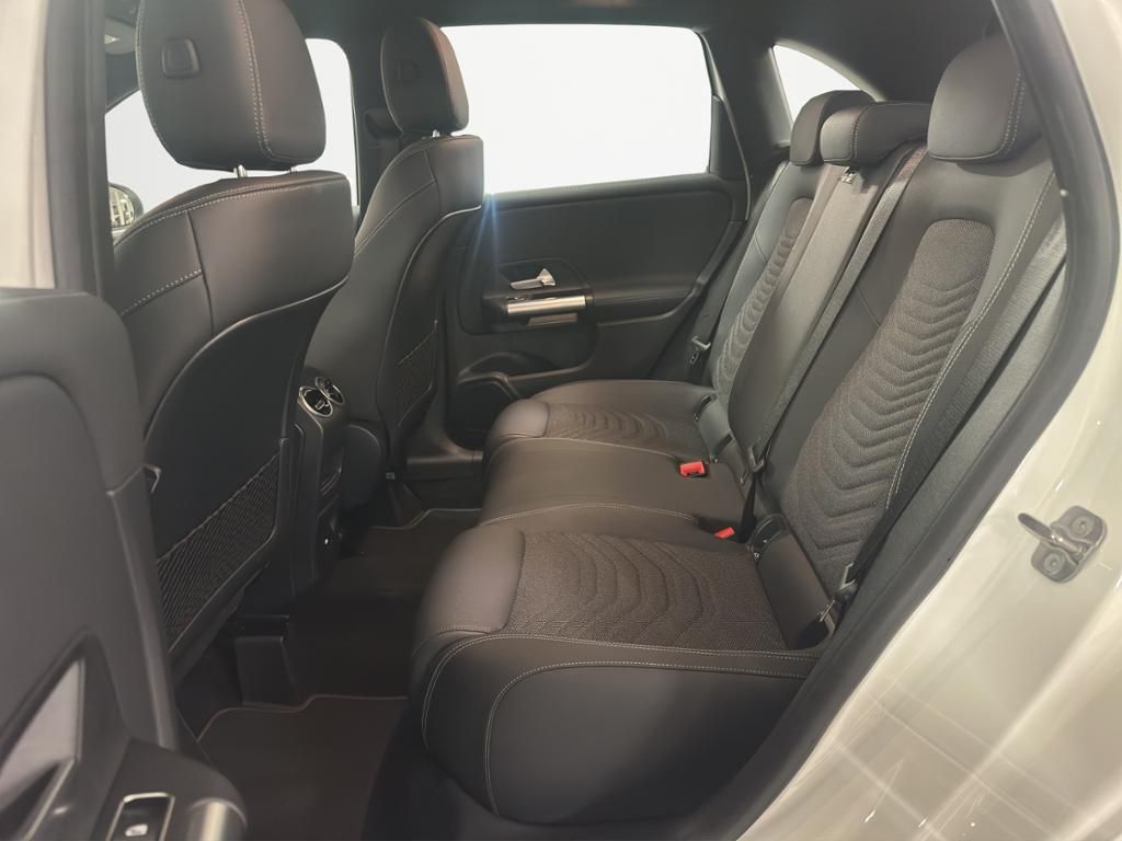 Mercedes-Benz B 180 2023