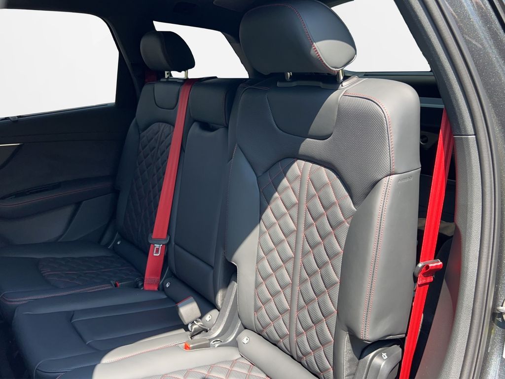 Audi SQ7 2025