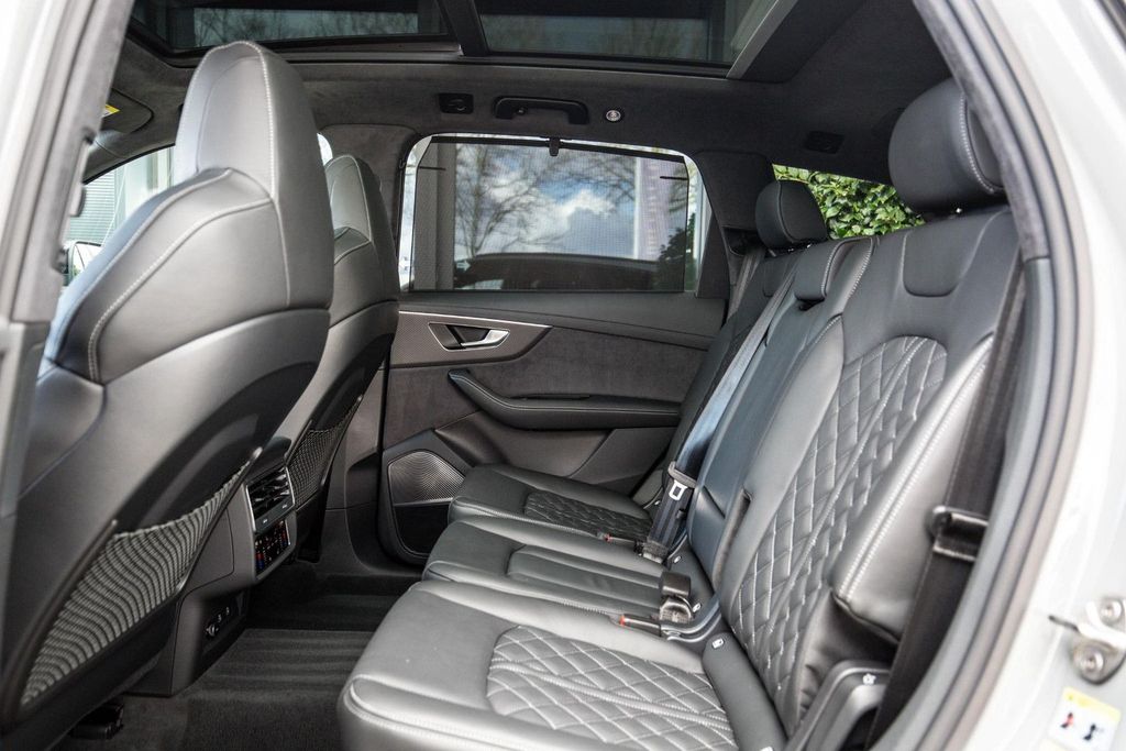 Audi SQ7 2025