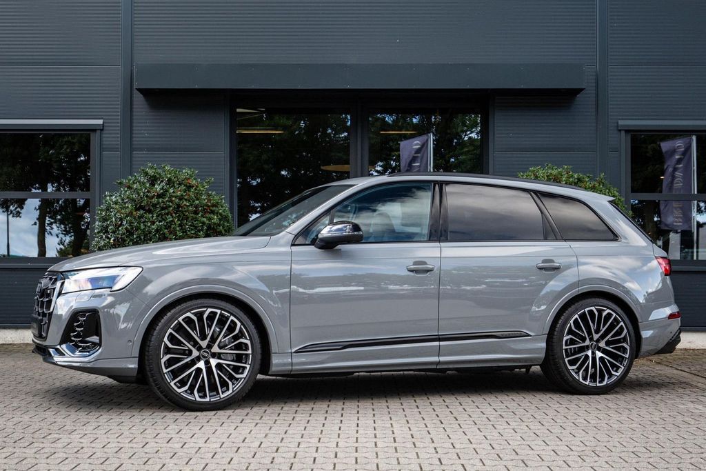 Audi SQ7 2025