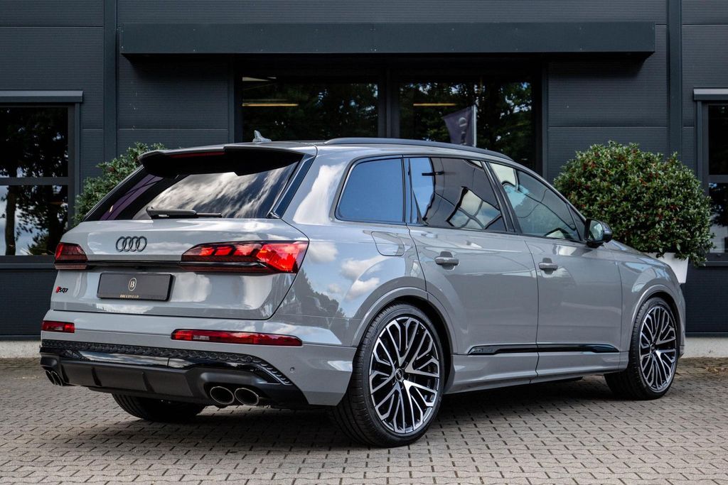 Audi SQ7 2025