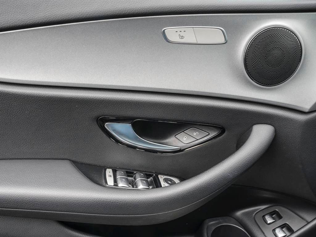 Mercedes-Benz E 300 2022