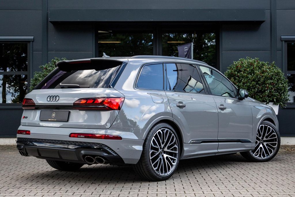 Audi SQ7 2025