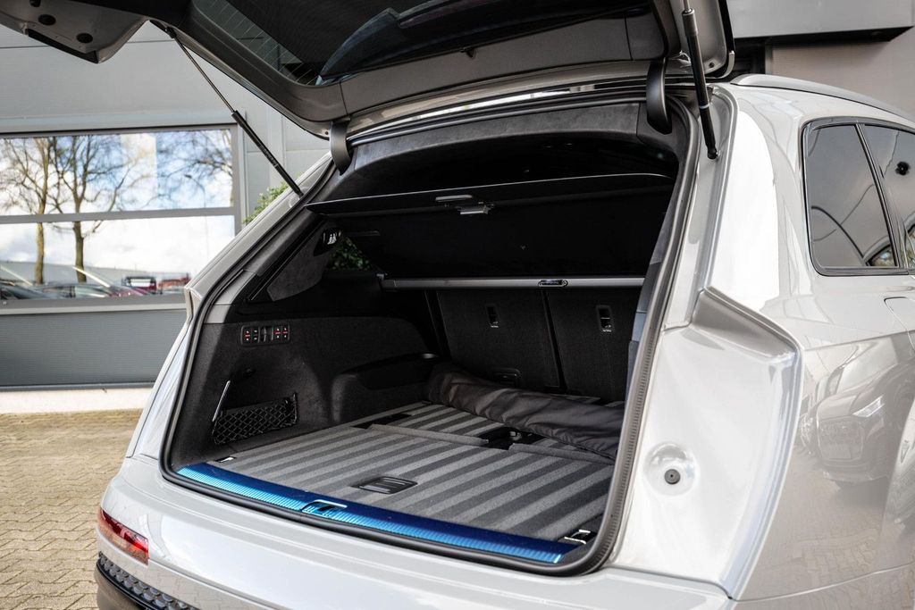 Audi SQ7 2025