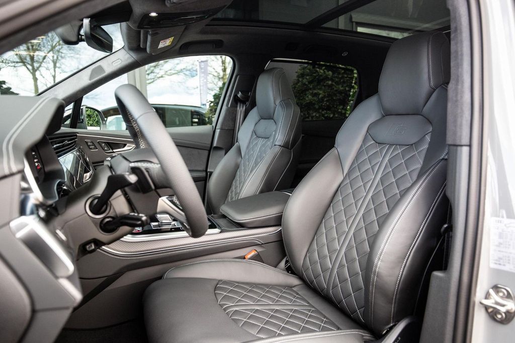 Audi SQ7 2025