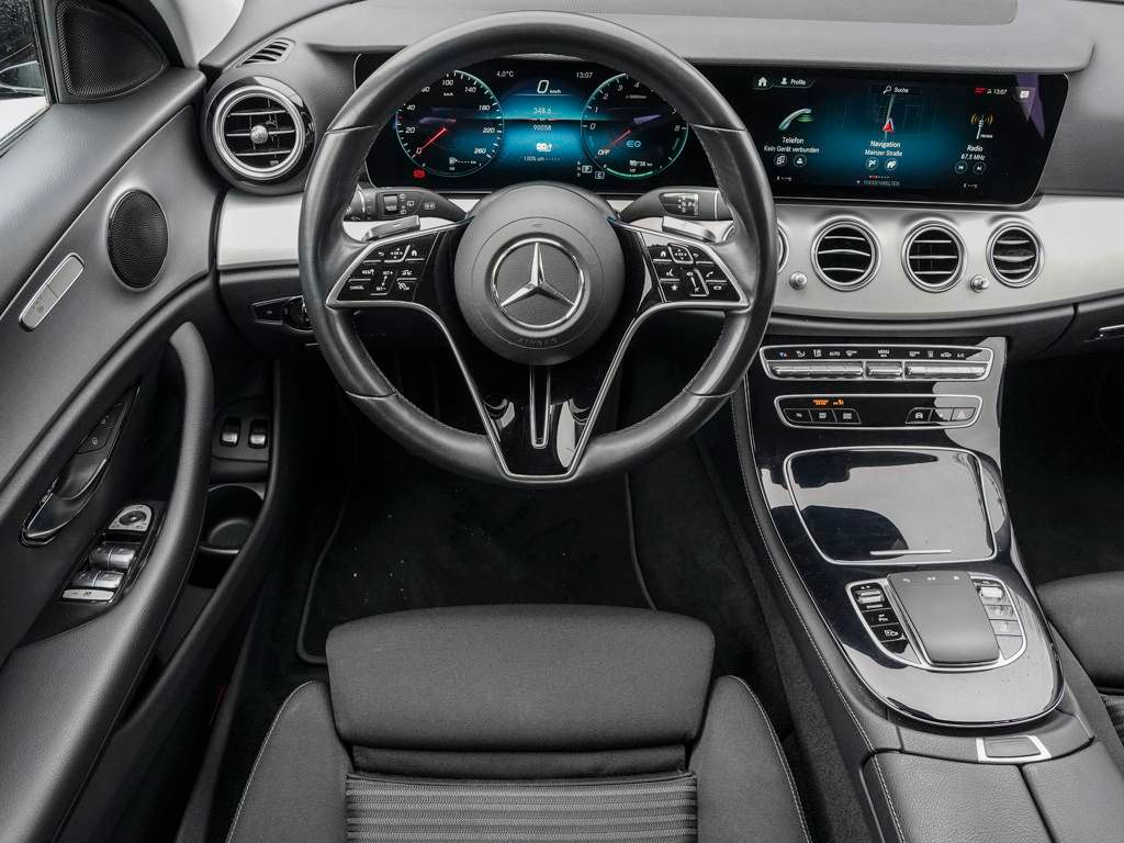 Mercedes-Benz E 300 2022