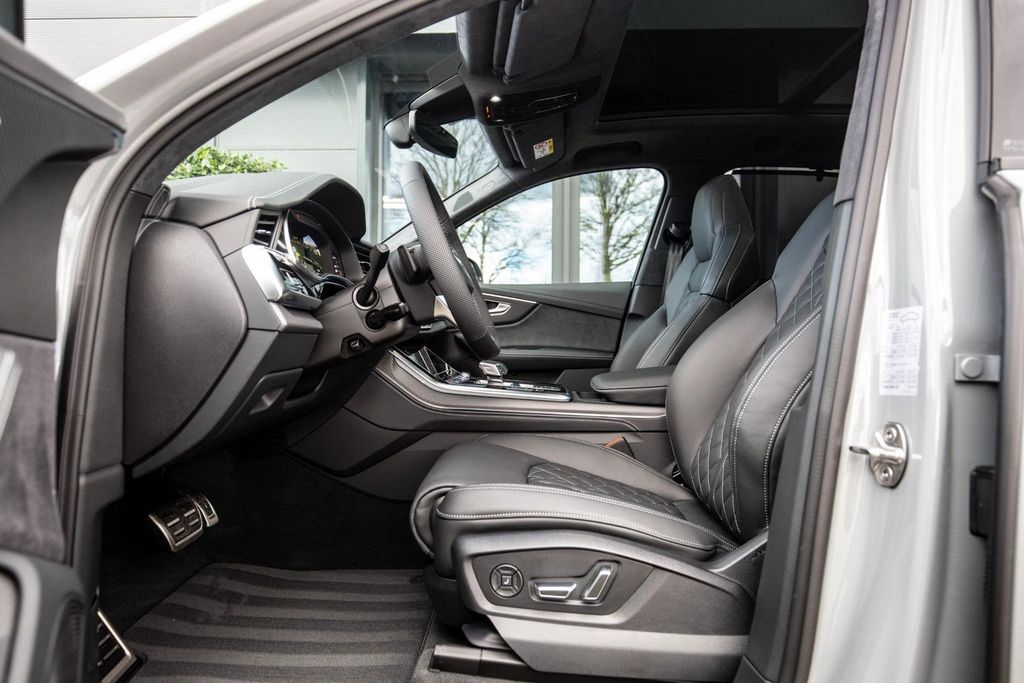 Audi SQ7 2025