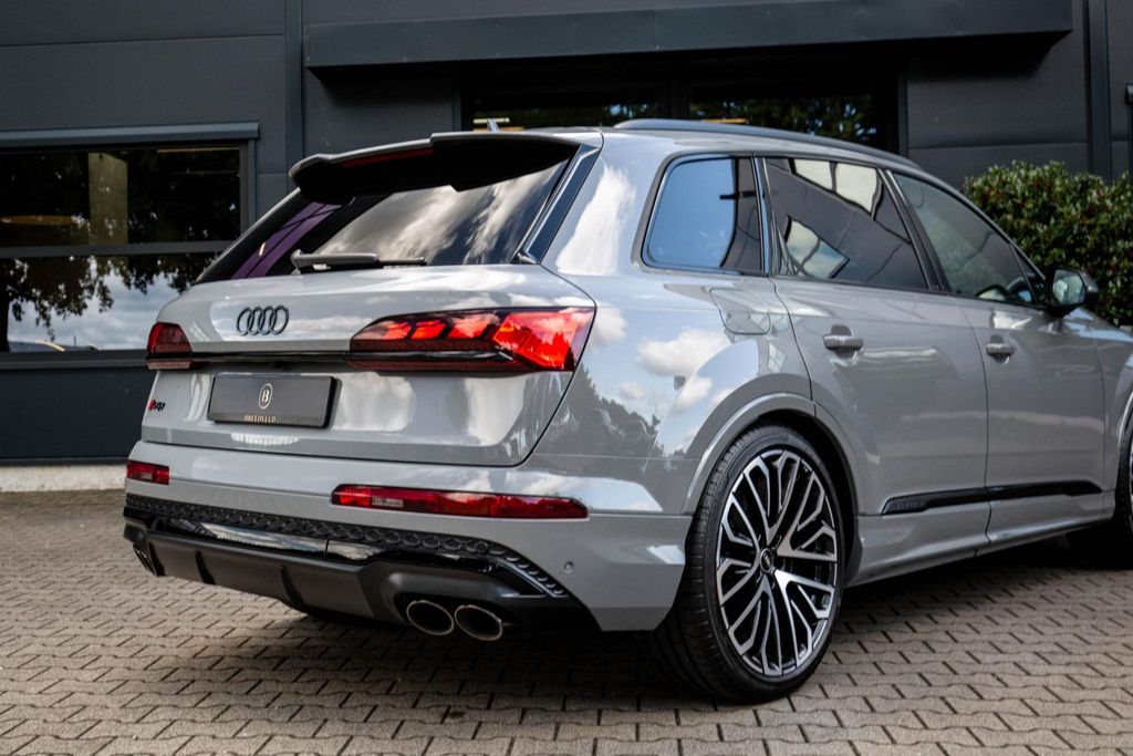 Audi SQ7 2025