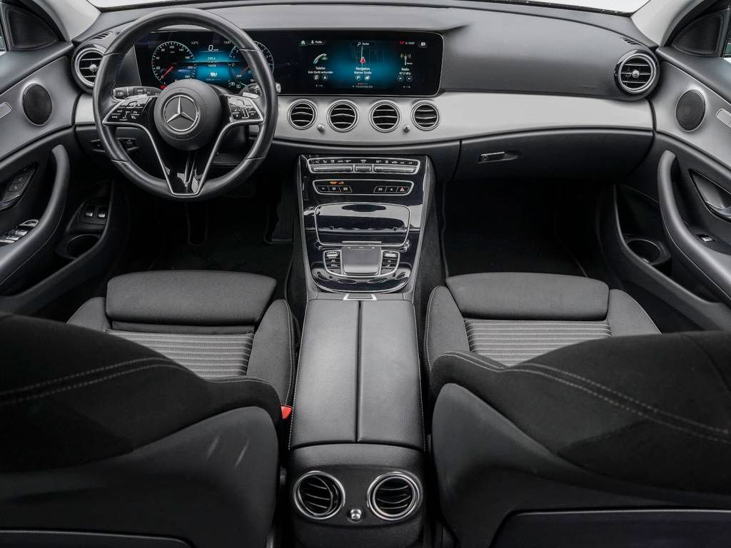 Mercedes-Benz E 300 2022