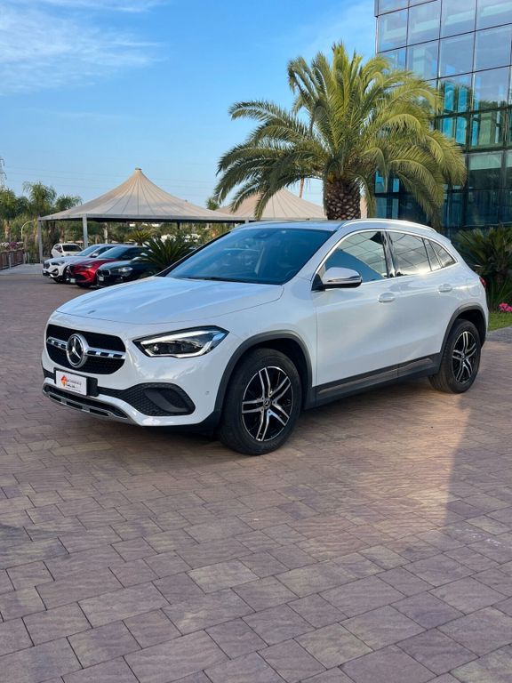 Mercedes-Benz GLA 200 2021
