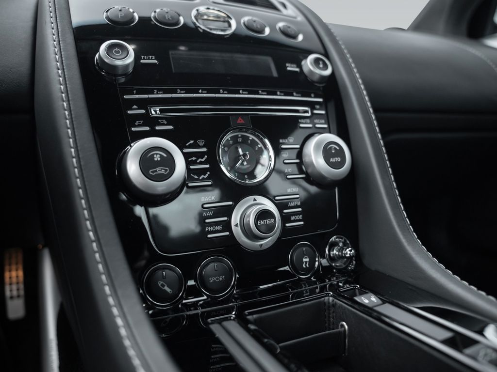 Aston Martin DBS 2009