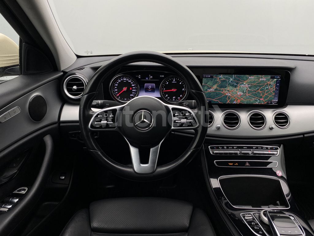 Mercedes-Benz E 220 2021