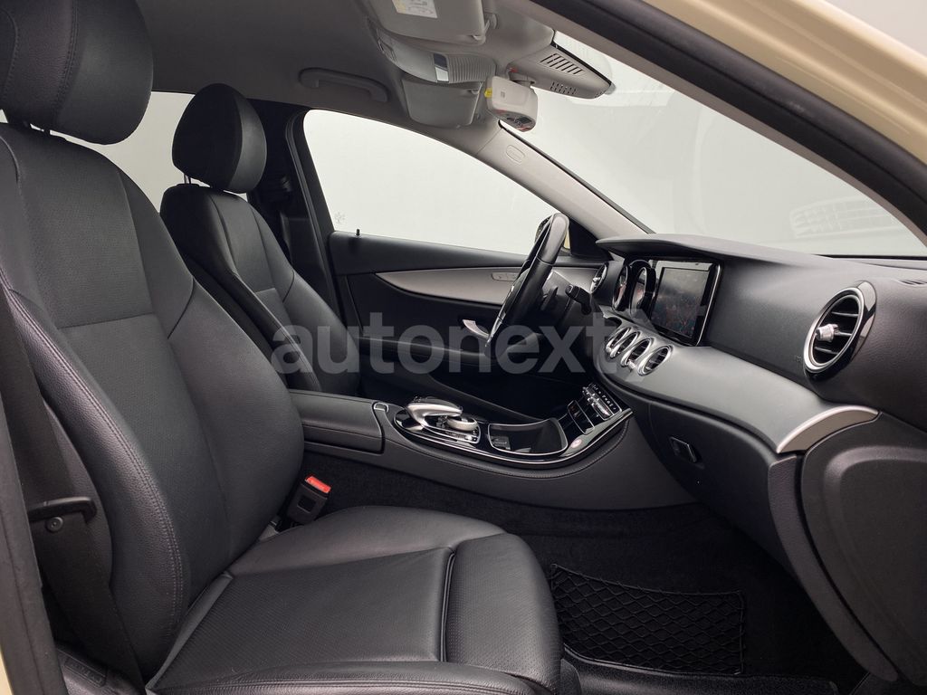 Mercedes-Benz E 220 2021