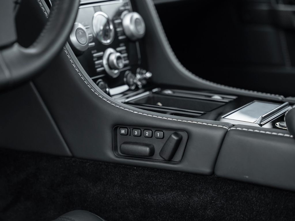 Aston Martin DBS 2009