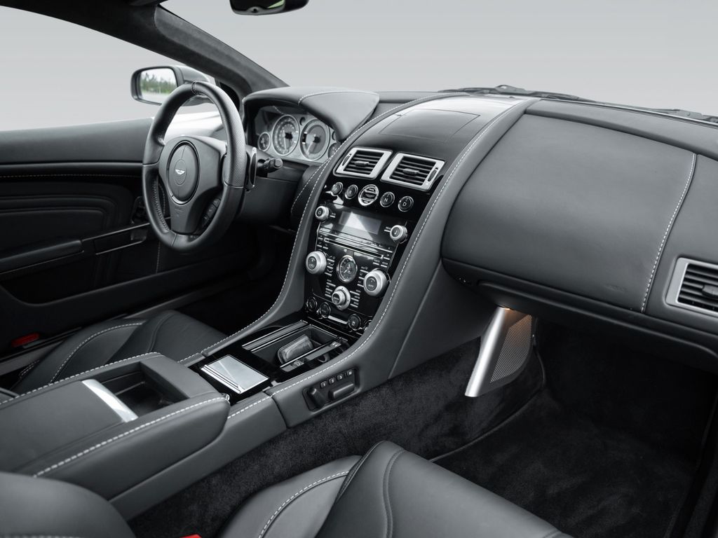 Aston Martin DBS 2009