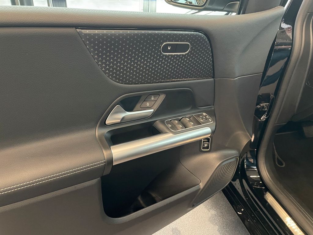 Mercedes-Benz B 200 2024