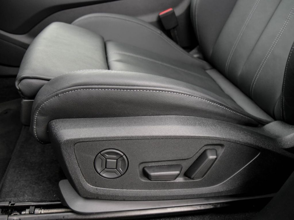 Audi Q6 e-tron 2025